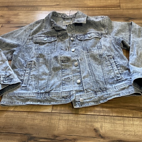 Universal Thread Womens Denim Jacket Button Up Size M - Picture 4 of 4